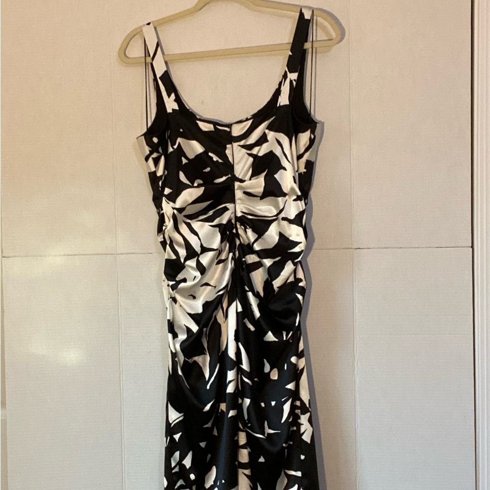 London Times Black and White Flowered Midi Dress Size 14